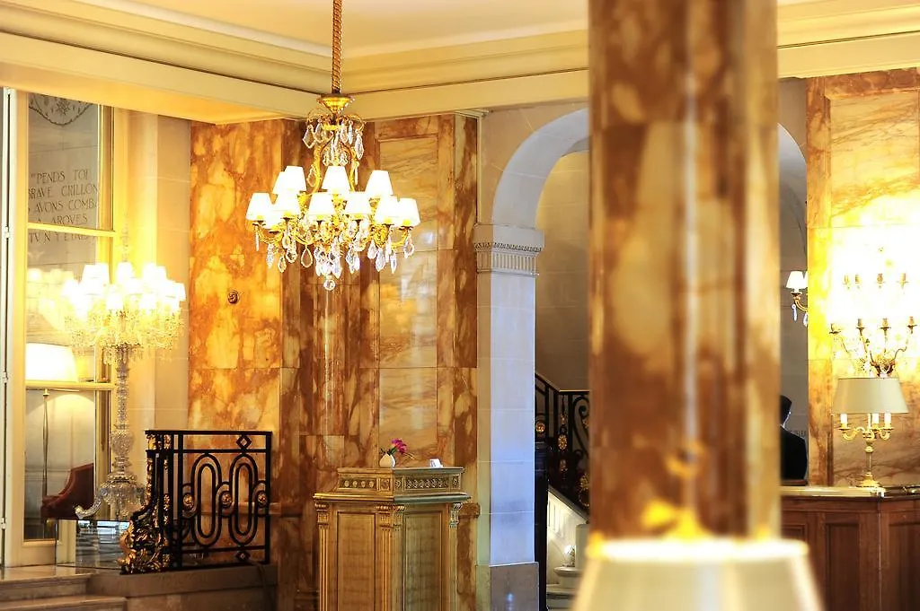 Отель De Crillon 5*